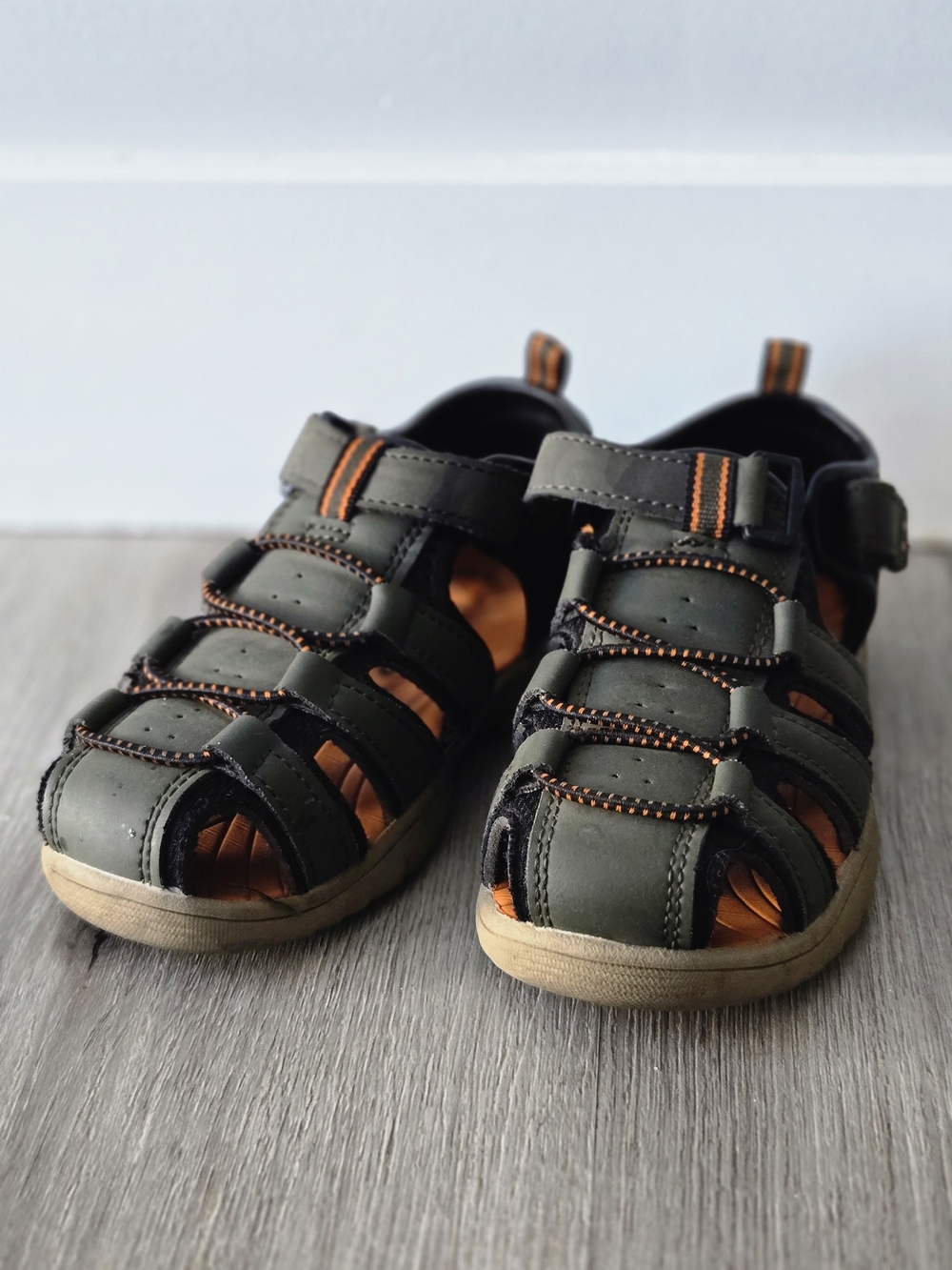 Eddie Bauer Kids Olive Green/Camo Closed-Toe Sandals with Orange Accents US 9M